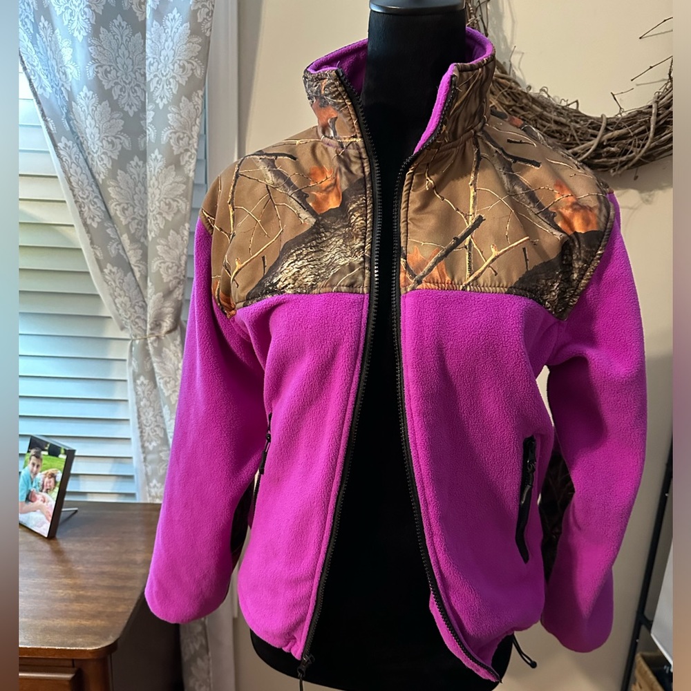 Women's Utility Fleece Jacket in Magenta with Camouflage Yoke